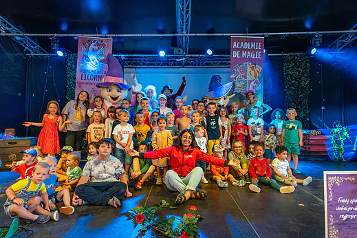 Spectacle d'animation pour enfants au camping CAPFUN Donjon de Lars à Courseulles-sur-Mer (14). Spectacle d'animation pour enfants au camping CAPFUN Donjon de Lars à Courseulles-sur-Mer (14).